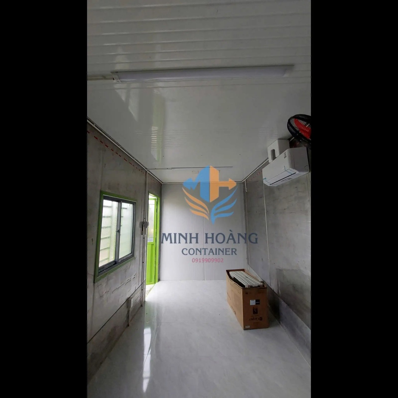 Container Nhà Ở 20 Feet Xanh Lá Có Toilet Cửa Ngoài
